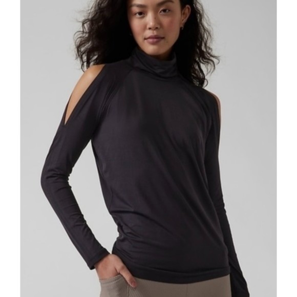 Women's Athleta Cold Shoulder Turtleneck. SZ S/P. NWOT. - Picture 1 of 4